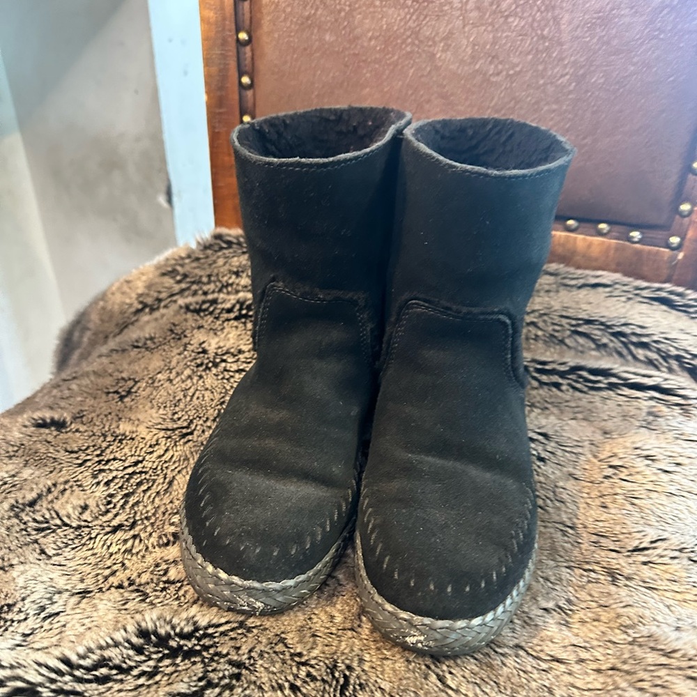 UGG Ailish Black Suede Leather Side Zip Boots, Size 7